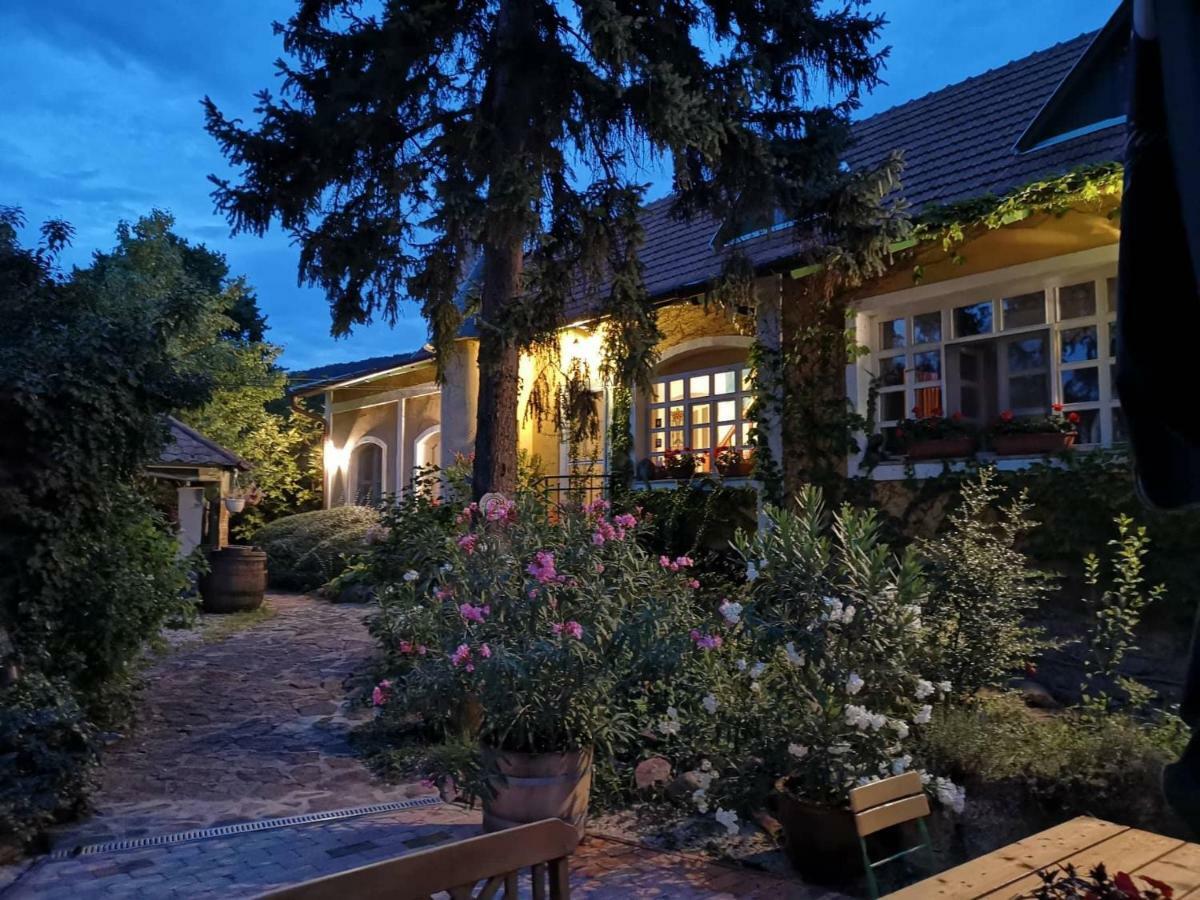 Villa-Magdi Vendeghaz Revfulop Exterior photo